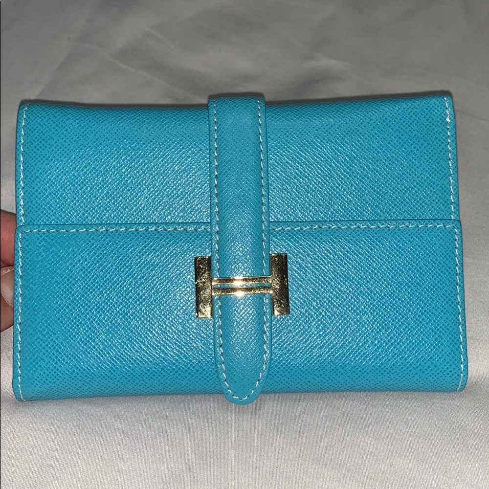 Women’s medium Blue wallet